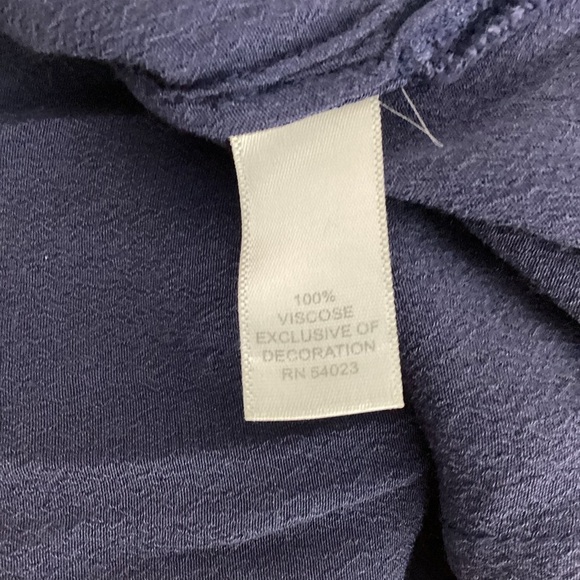 Banana Republic Navy Fitted Viscose Short Sleeve Blouse Back Zip Size 4 - Picture 7 of 7